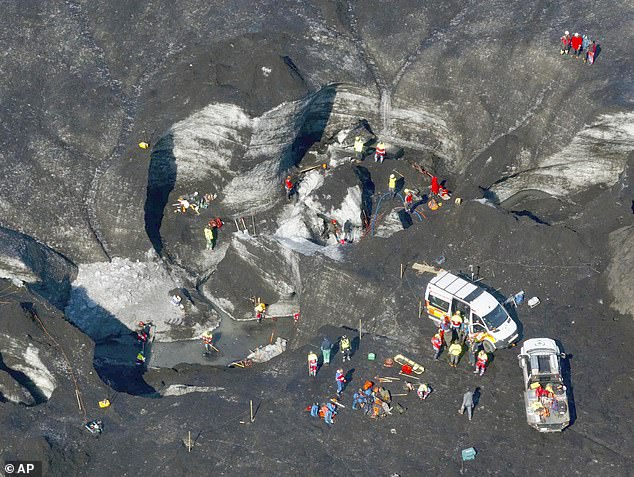 Turista muere en cueva de hielo en Islandia